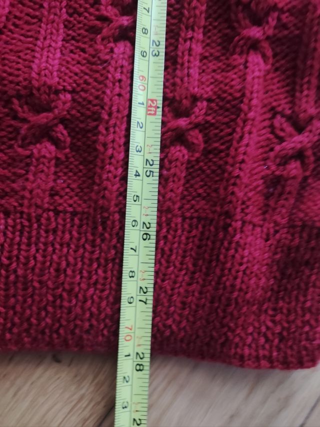 Maglione girocollo rosso a trecce