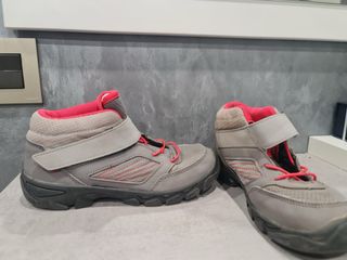 Botas de montaña, número 33