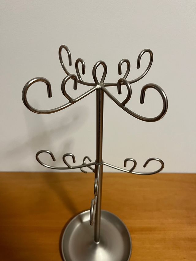 Colgador para collares metálico