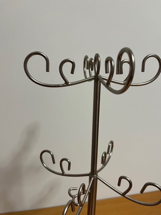 Colgador para collares metálico