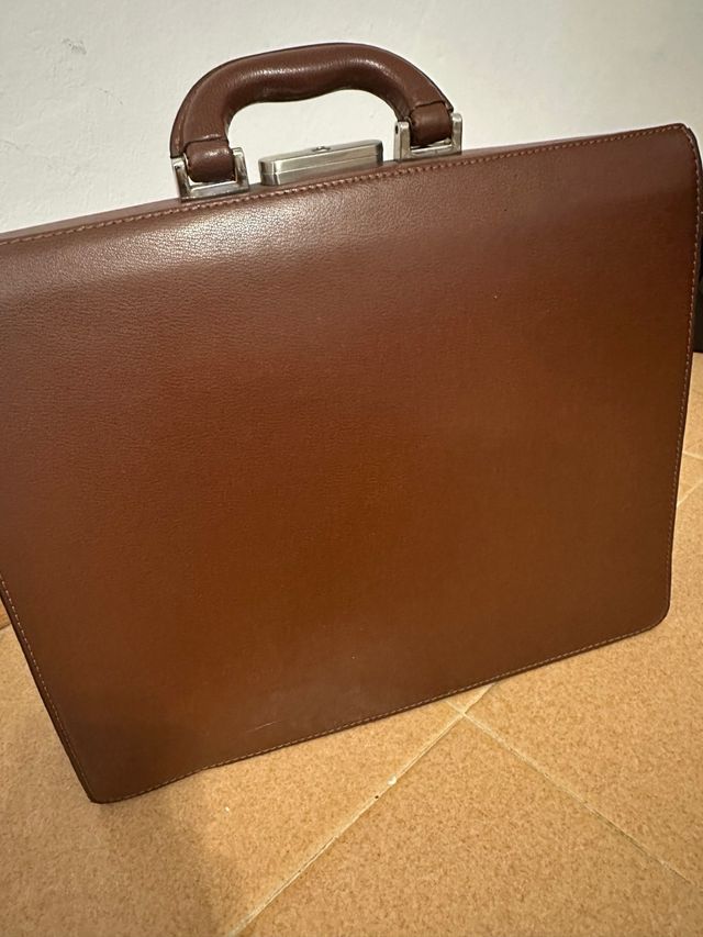 maletin katana de piel