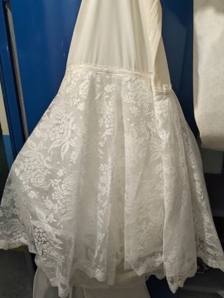 Traje de novia con velo