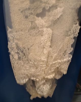 Traje de novia con velo
