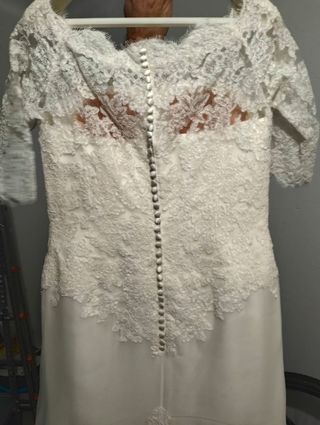 Traje de novia con velo