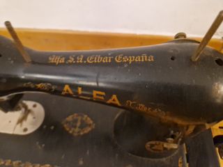 Máquina Coser ALPHA antigua coleccion