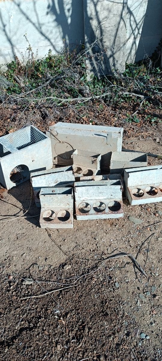 Comederos i conejeros