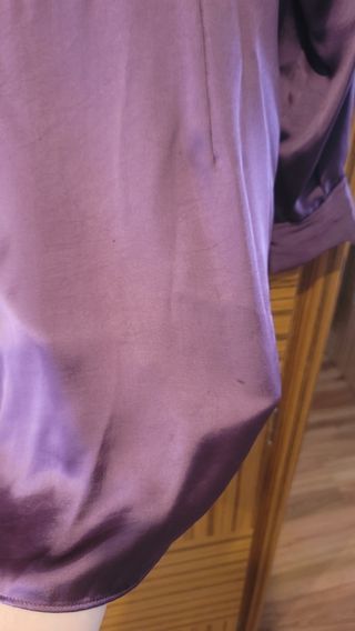 Vestido satinado Zara cruzado morado