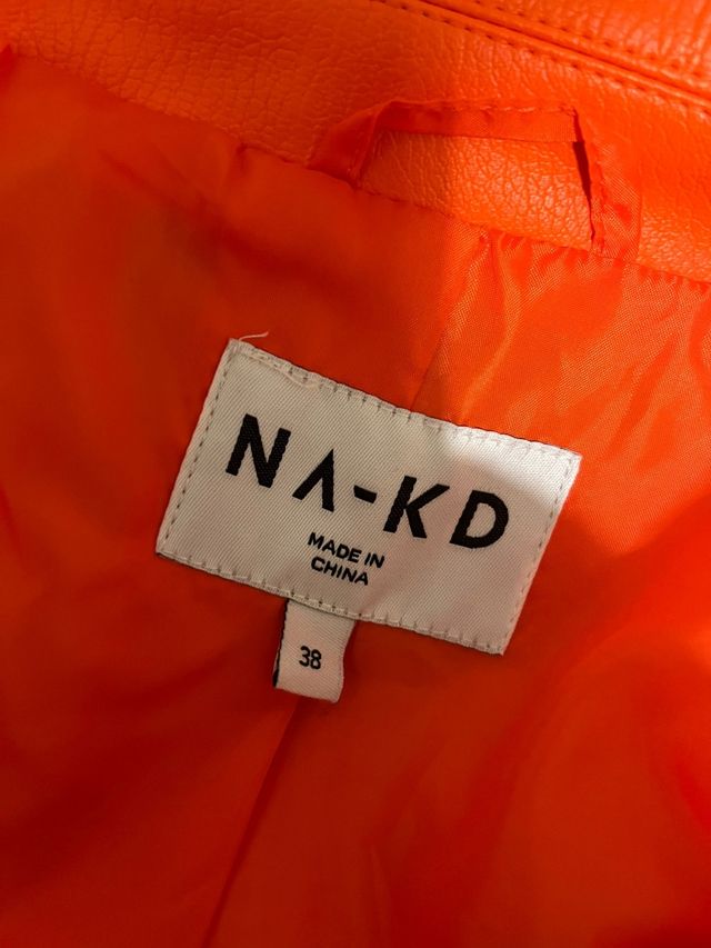 Abrigo mujer Nuevo. NAKD