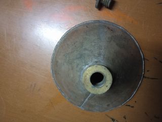 Aceitera de hojalata nueva y antigua