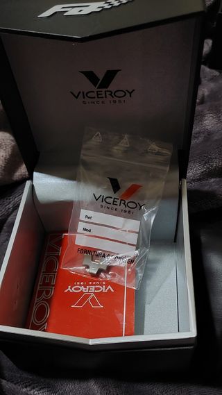 Reloj Viceroy de caballero, con caja. Original