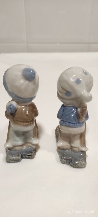 Pequeñas figuras de porcelana
