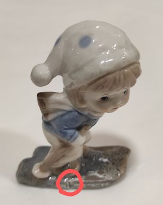 Pequeñas figuras de porcelana