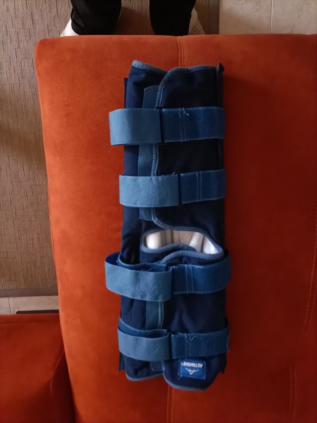 Rodillera inmovilizadora