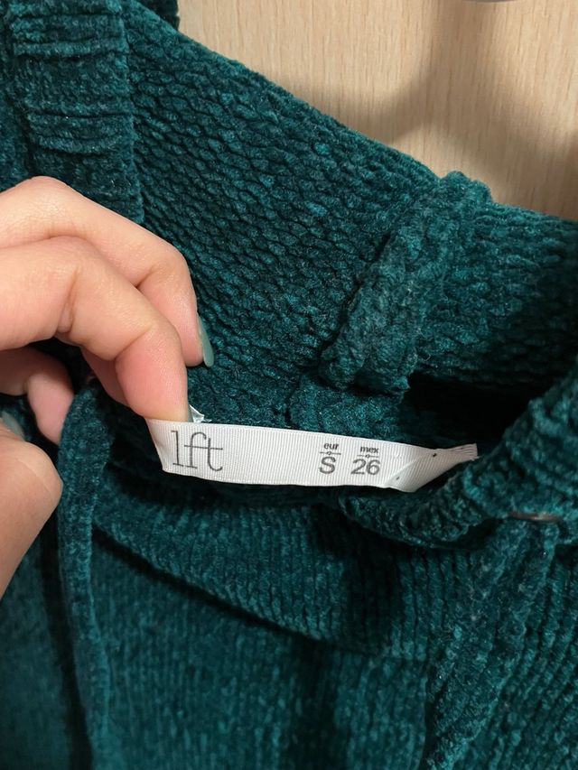 sudadera verde de lefties