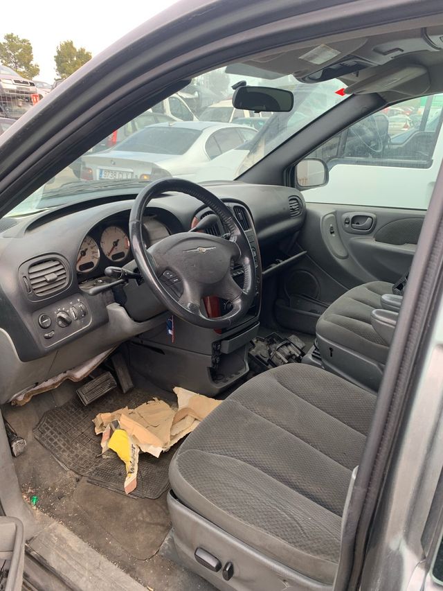 CHRYSLER VOYAGER