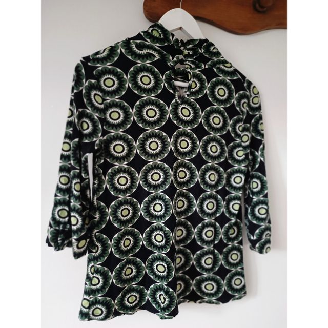 Camiseta de estampados geométricos