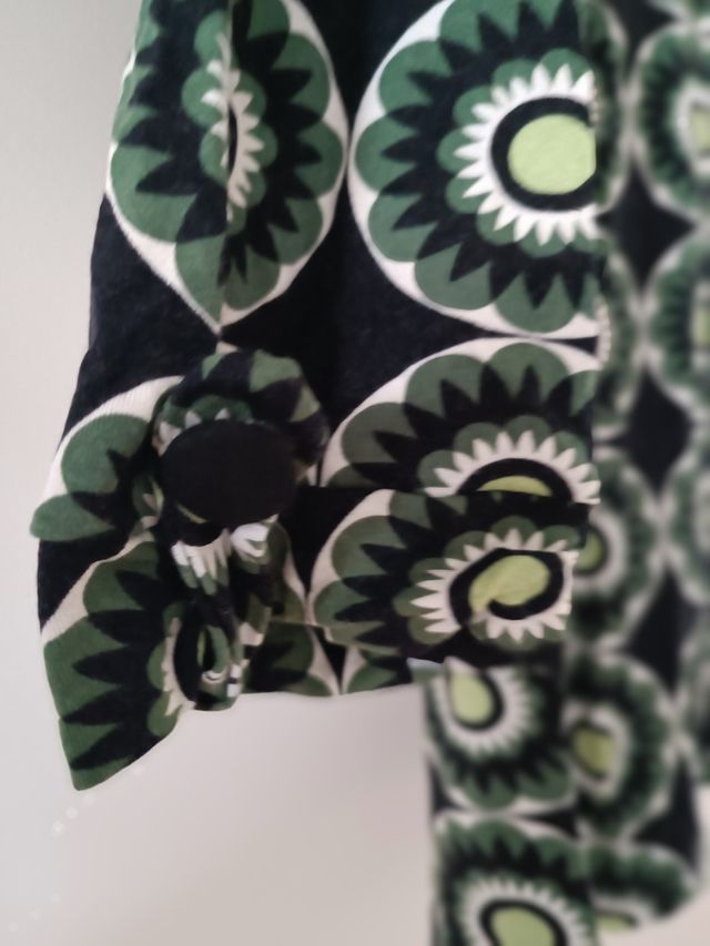 Camiseta de estampados geométricos