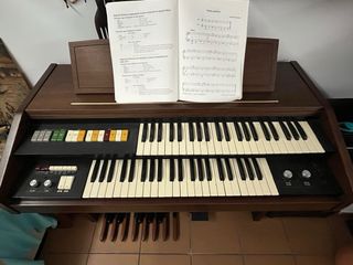 Órgano HAMMOND VS-300