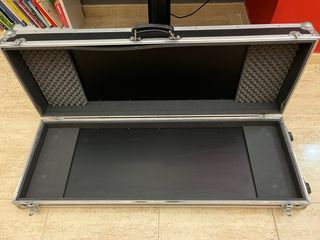 Workstation Korg i30 + M-Audio Keystation 49e