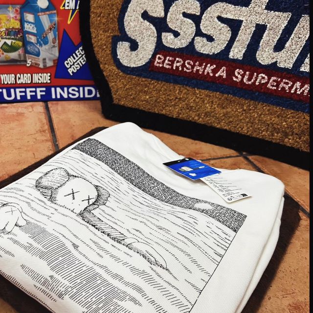 Sudadera Kaws x Uniqlo