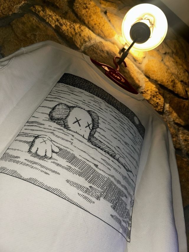 Sudadera Kaws x Uniqlo