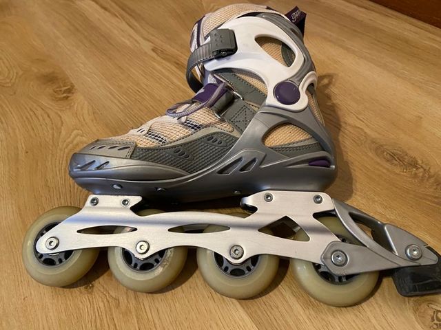 Patines hilera. T 38. BALNCO Y MORADO