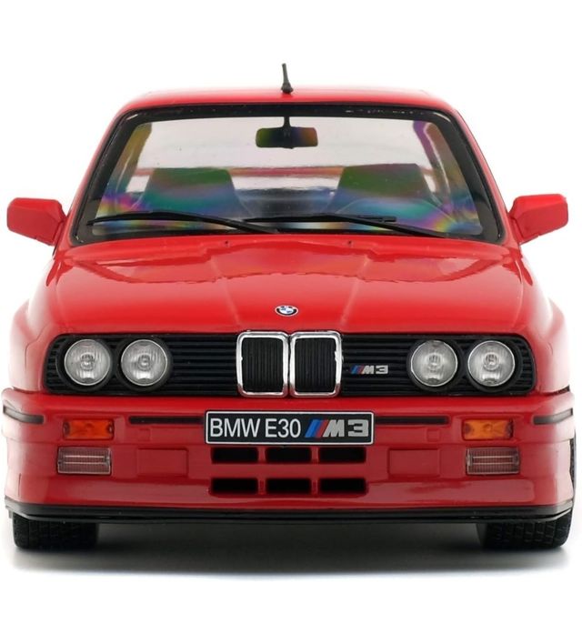 Maqueta bmw m3 e30 rojo 1/18
