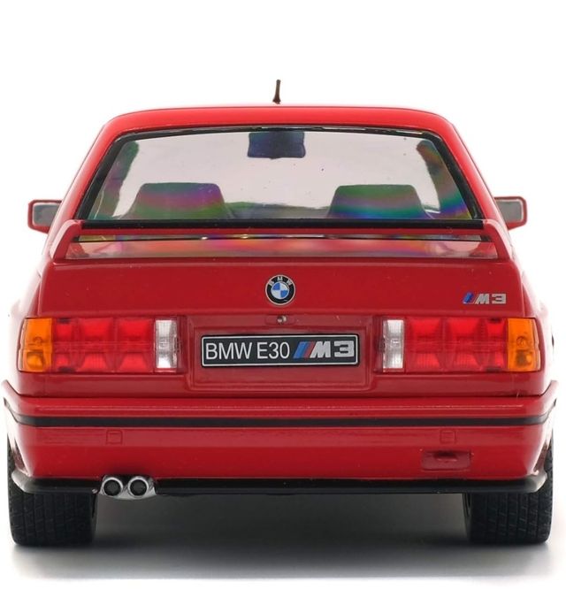 Maqueta bmw m3 e30 rojo 1/18