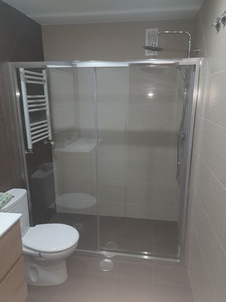 Instalador de mamparas de baño