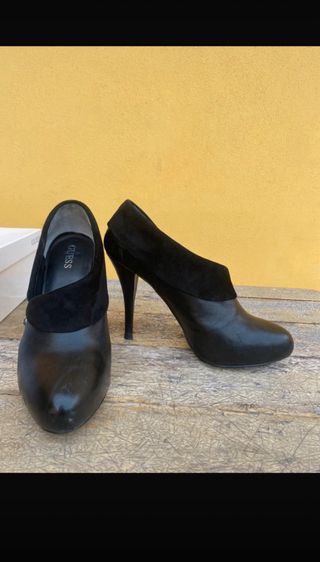 Scarpa decollete donna Guess