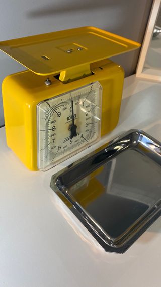 Antigua bascula de cocina alemana años 60.