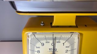 Antigua bascula de cocina alemana años 60.