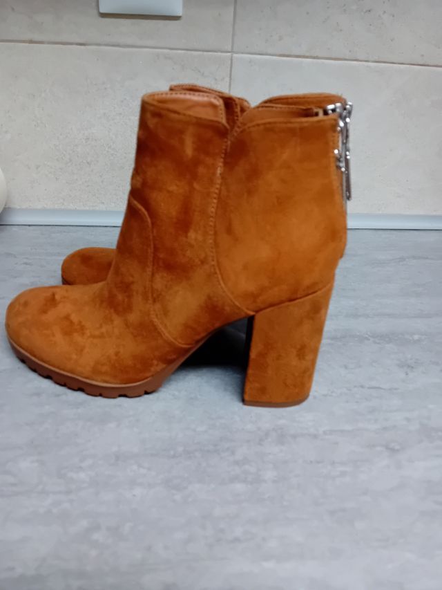 Botin tacón Bershka