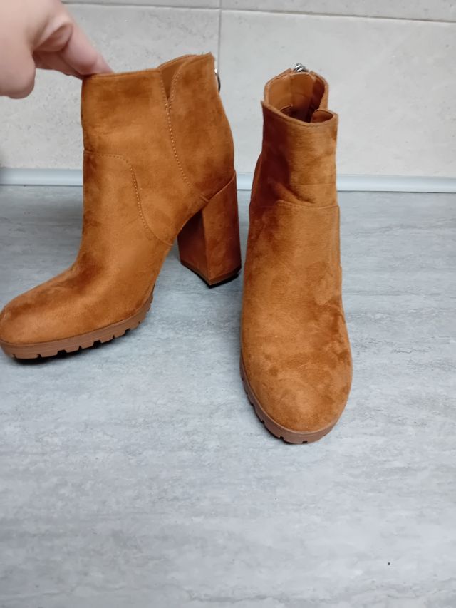 Botin tacón Bershka