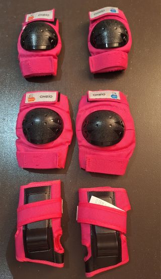 CASCO BTWIN NIÑOS XS y PROTECTORES 2XS