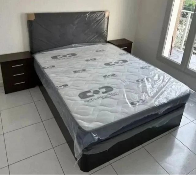 CANAPÉS, COLCHONES, CABEZALES..