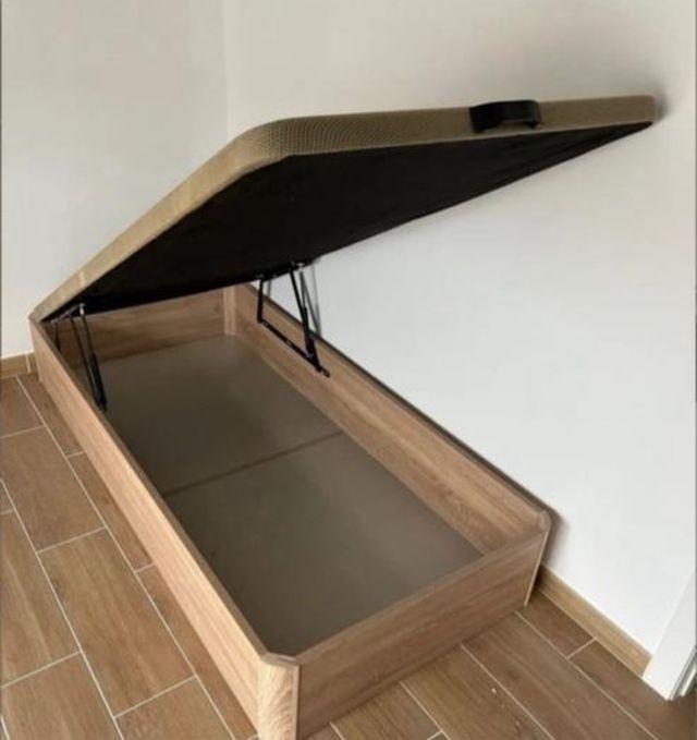 CANAPÉS, COLCHONES, CABEZALES..