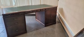 Mesa despacho clasico muy bonita
