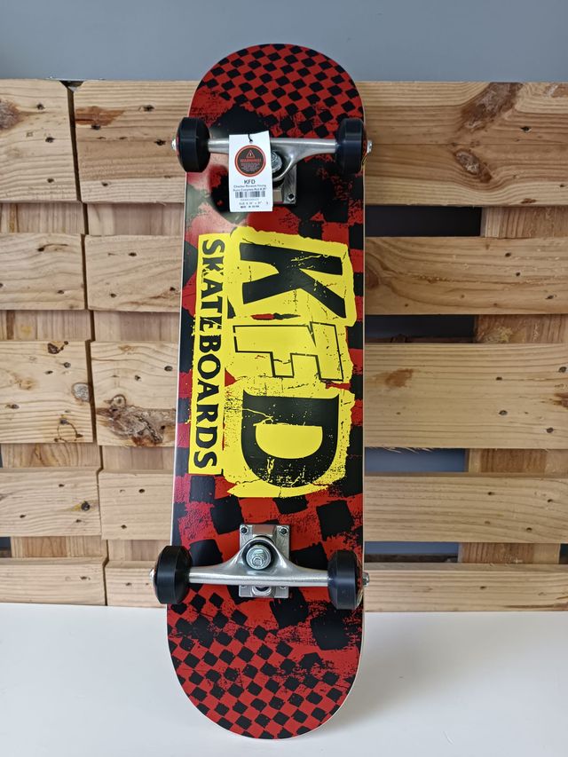 Skateboard SFD 8.25X32"