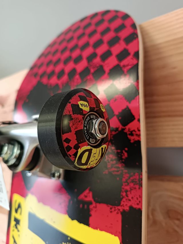 Skateboard SFD 8.25X32"