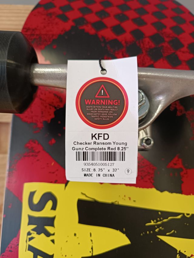 Skateboard SFD 8.25X32"