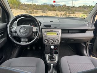 Mazda 2 2003
