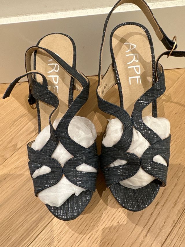 Sandalias marca Arpe plataforma un solo uso 38