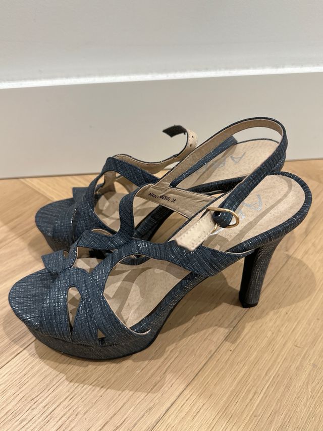 Sandalias marca Arpe plataforma un solo uso 38