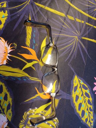 Gafas diseño frances,y cristal amarillo de sol...