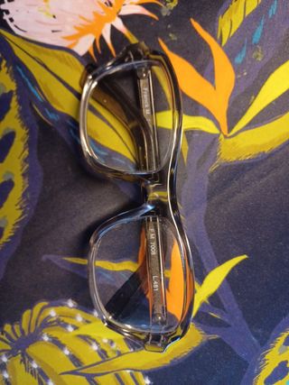 Gafas diseño frances,y cristal amarillo de sol...