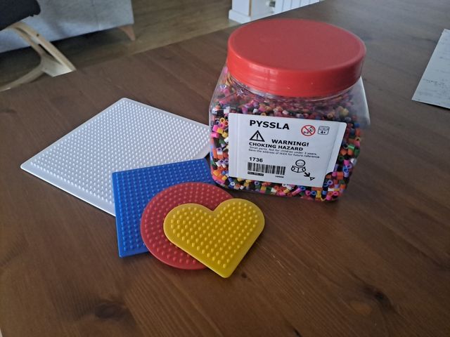 Pyssla piezas y abalorios con bases