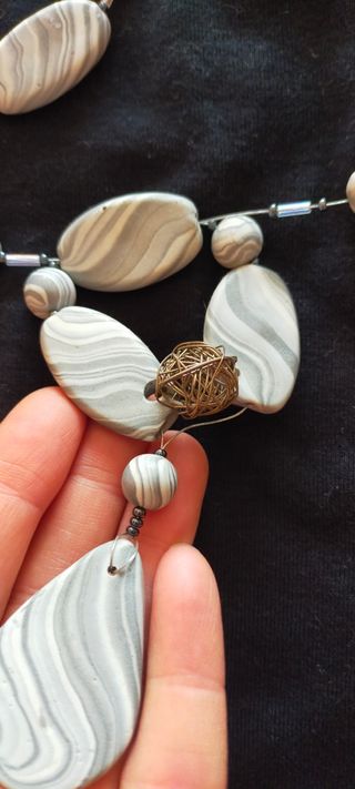 Collar de cuentas hecho a mano