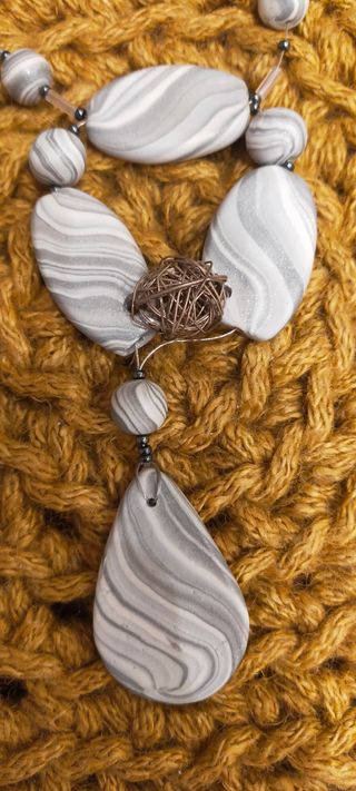 Collar de cuentas hecho a mano