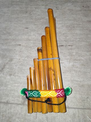 Zampoña/Flauta de pan. Instrumento Musical